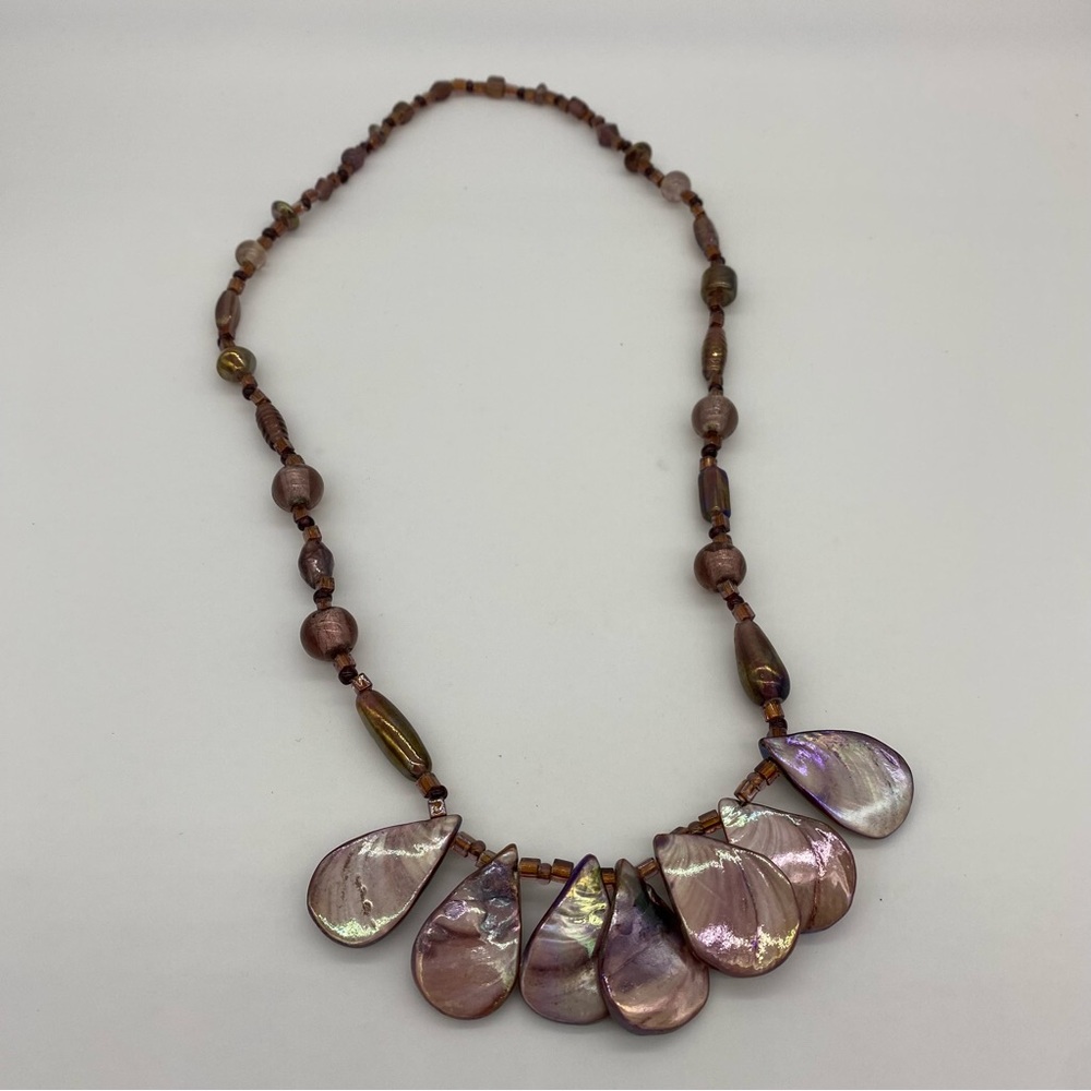 Luster Shells and Glass Beaded Necklace - Picture 5 of 9